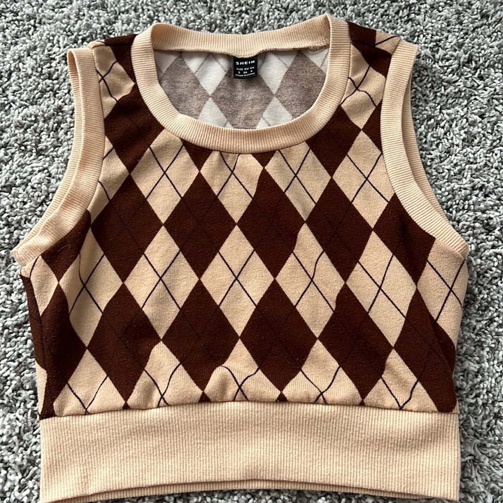 I am selling a brown and tan argyle crop top